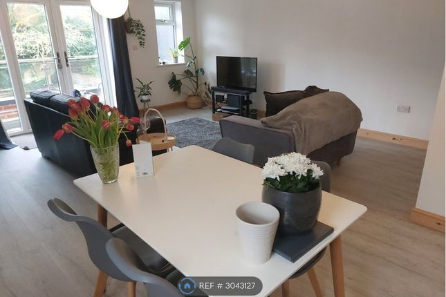 Flat   Hiltingbury Road, Chandler's Ford photo 5