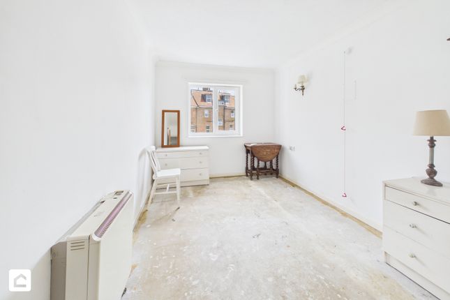 Flat 27, Andwell Court, Trinity Place, Eastbourne photo 3