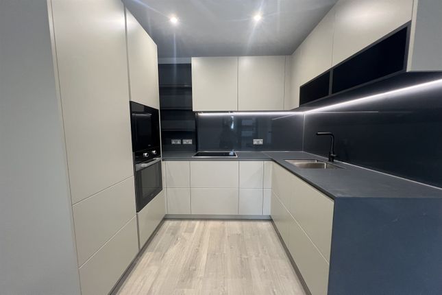 5 Darter House, Anax Street, London photo 3