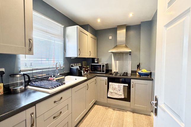 2, Phippard Way, Poole photo 3