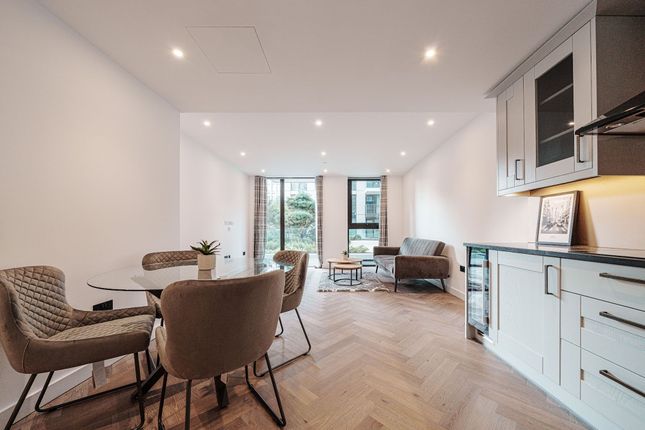 Flat to rent in Merino Gardens, London Dock