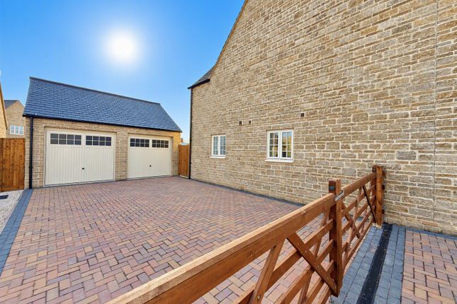 The Moreton, Plot 33, Ampney Meadows, Cirencester photo 2