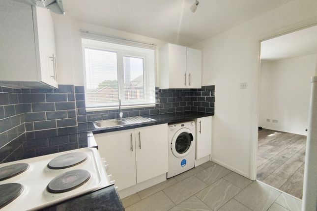Britten Court,Flat 48, Abbey Lane, London photo 4