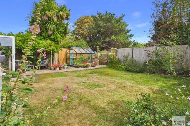 64 Lane End Road, Bognor Regis photo 4