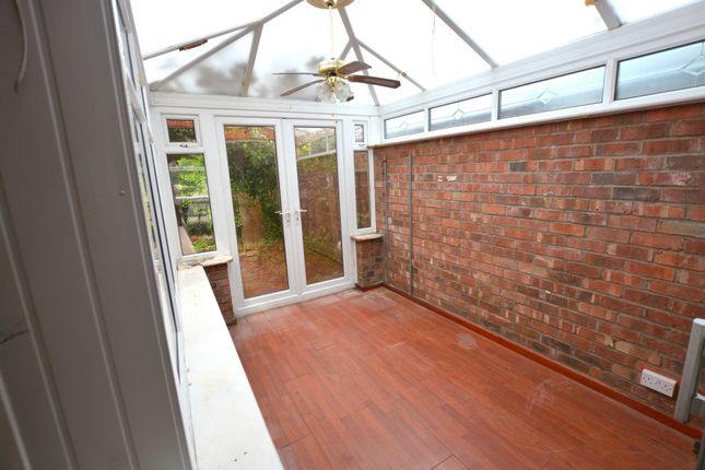 20, Wynne Grove, Denton photo 4