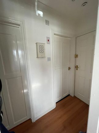 London Road, Earley photo 3