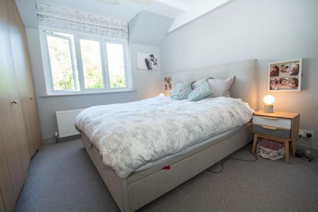 51c, Moss Lane, Pinner photo 2