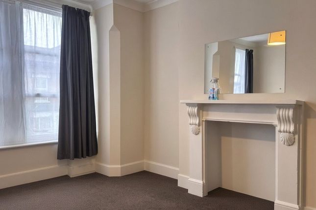 29, Tennyson Road, London photo 2