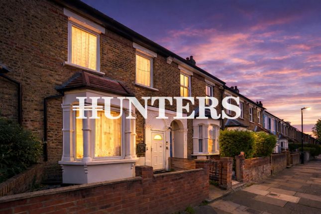 60, Station Crescent, London photo 4