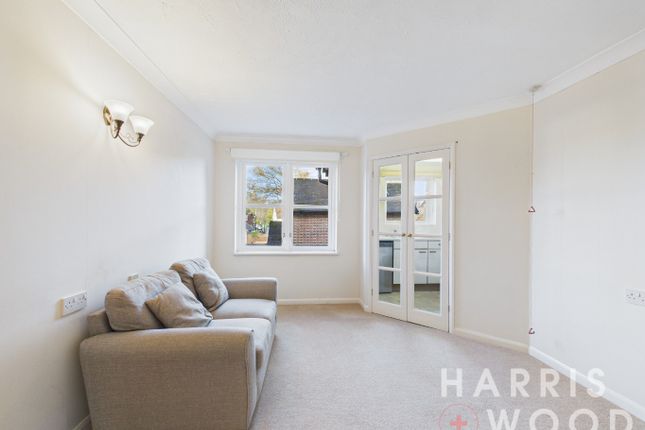 Flat 31, Moorfield Court, Witham photo 4