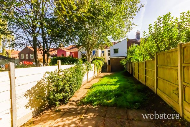 48 Helena Road, Norwich photo 5