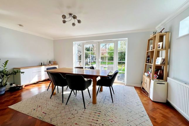 Tantallon, Highfield Road, West Byfleet photo 4
