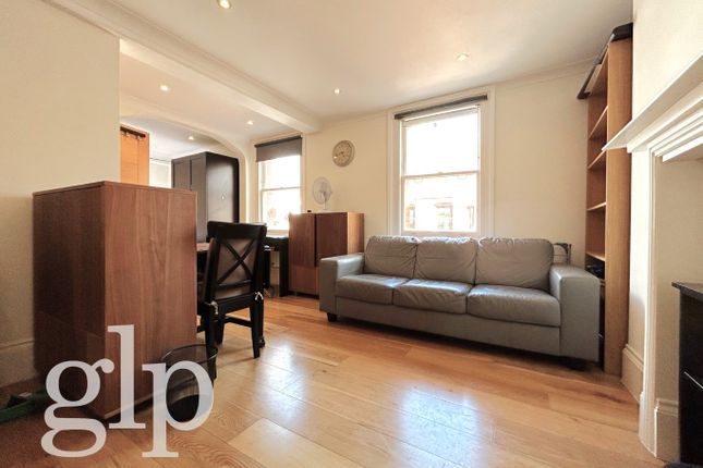 Flat 7, 59 Rupert Street, Greater London photo 4