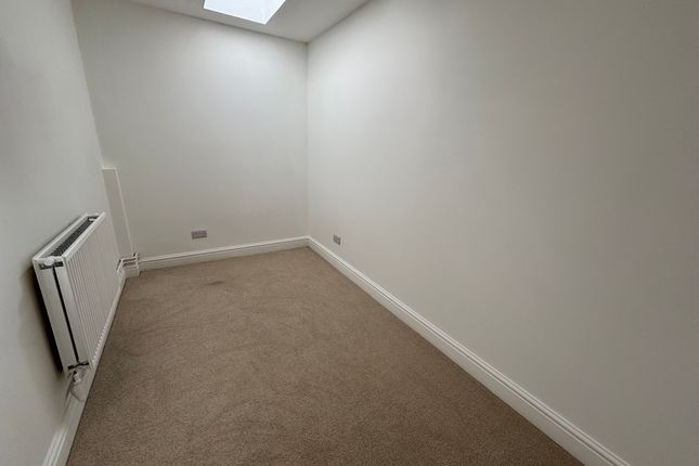 Flat 2, The Old Bakery, 38, Cromer Road, CROMER photo 5