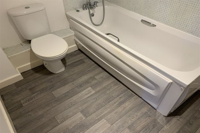 Flat 6, Thorn Court, Bournemouth photo 5