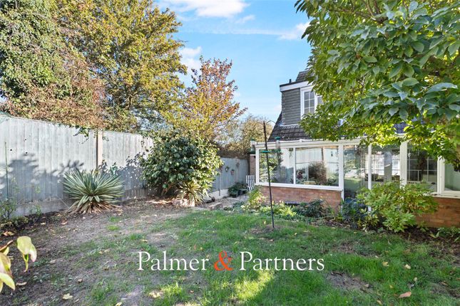7, Valley Close, Colchester photo 4
