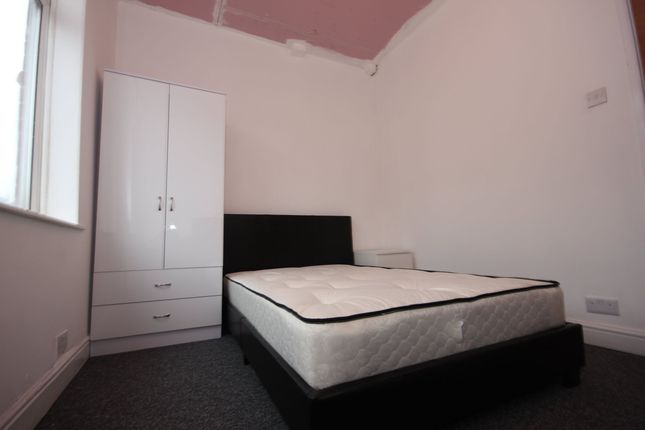 Thumbnail Room to rent in Ukraine Road, Salford