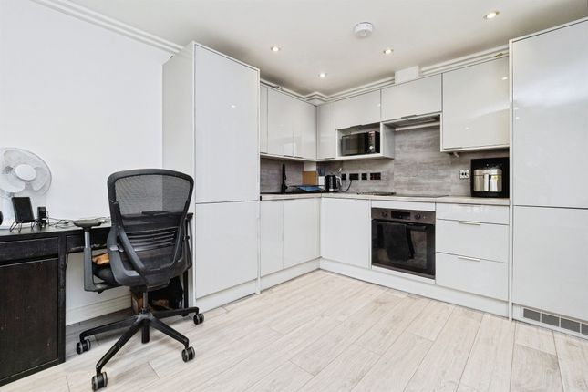 Flat 117, Hewetts Quay, 26-32, Abbey Road, Barking photo 2
