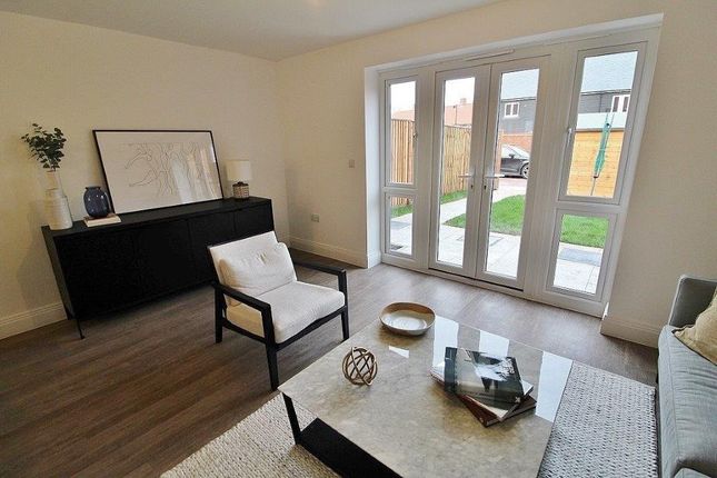 32, Orchard Mead, Berewood photo 3