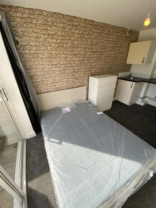 Studio to rent in Ashley Road, Parkstone, Poole
