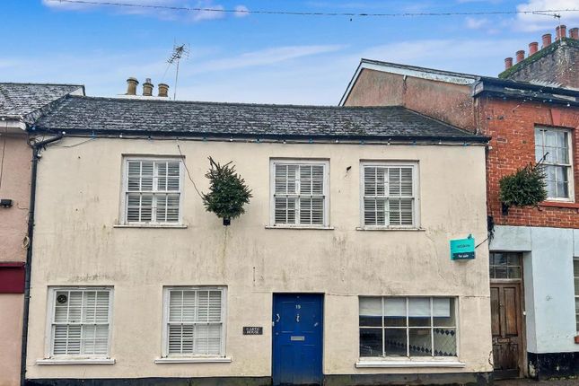 3-bed house on 19, The Square, Cullompton, £220,000