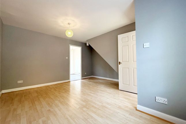 9, Mitre Way, Suffolk photo 3