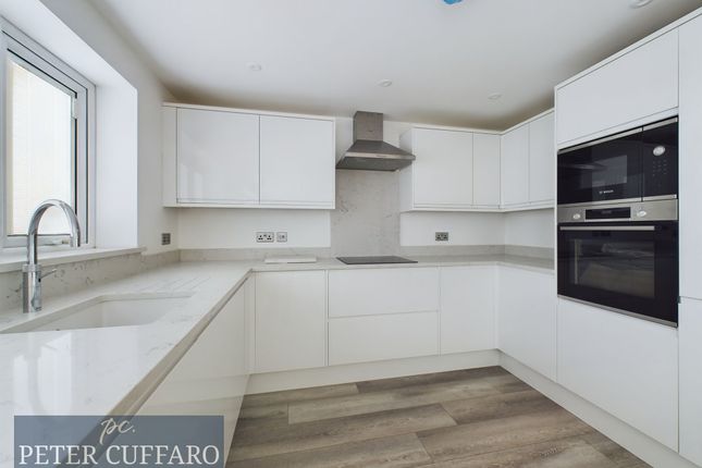 Plot 5, Walnut Tree Close, Nazeing photo 3