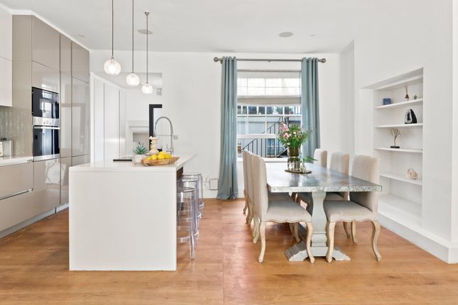 37,1, Bristol Gardens, London photo 4