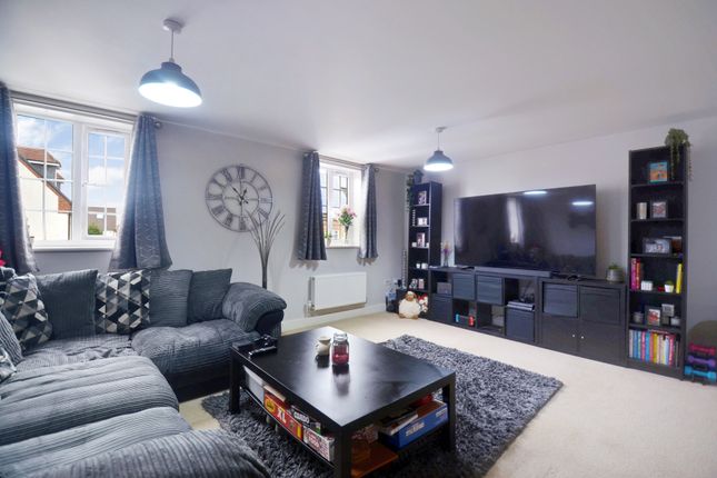 Cotts Field, Pegasus Way, Aylesbury photo 4