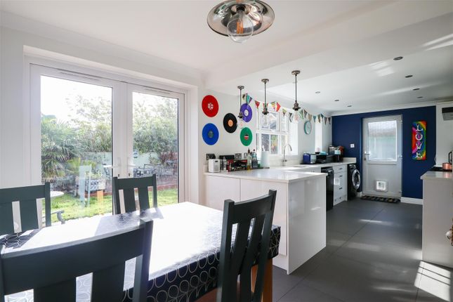 3, Oliver Close, Hastings photo 4