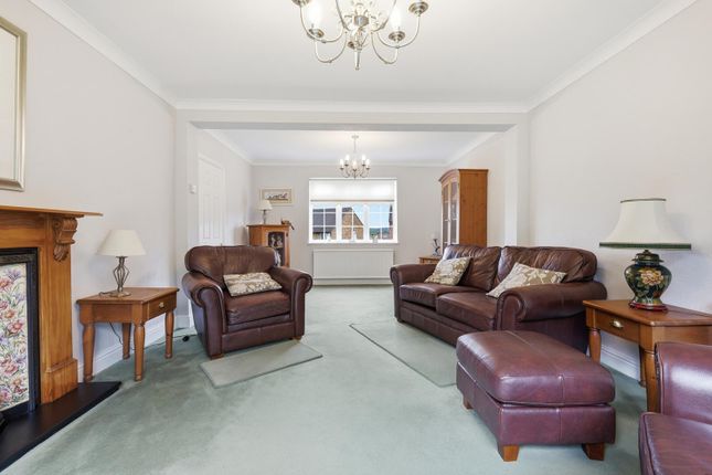 127, Grosvenor Drive, Loughton photo 4
