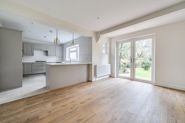 26, Warren Road, Ickenham photo 2