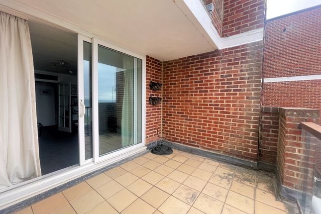 Flat for sale in Arismore Court, Lee-On-The-Solent