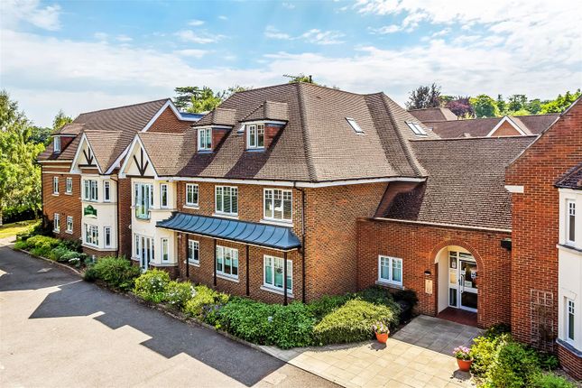 Thumbnail Property for sale in Cobham Road, Fetcham, Leatherhead