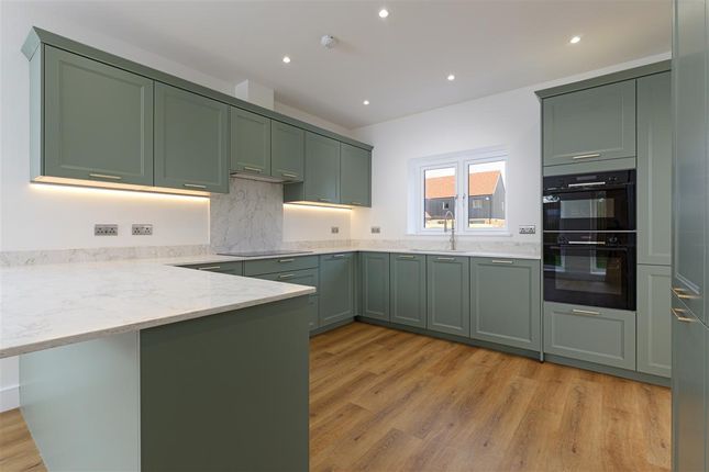 4,, Kings Oak Drive, Sandwich photo 4