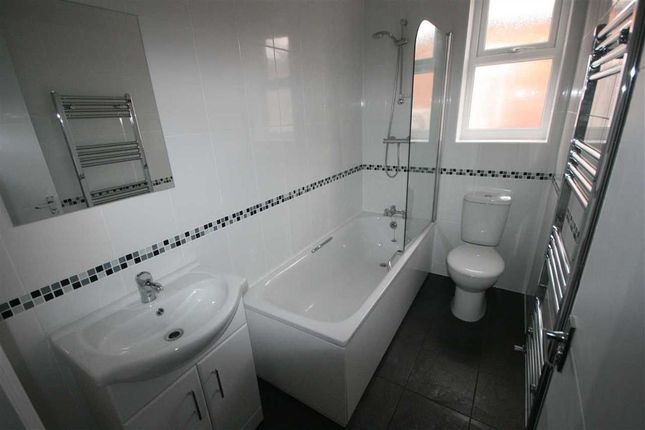 Flat 3 106-108 Hindes Road, Harrow photo 3