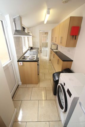 90, Carholme Road, Lincoln photo 3