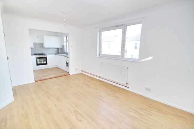 Flat for sale in Flat, Margaret Court, Lennox Road South, Southsea