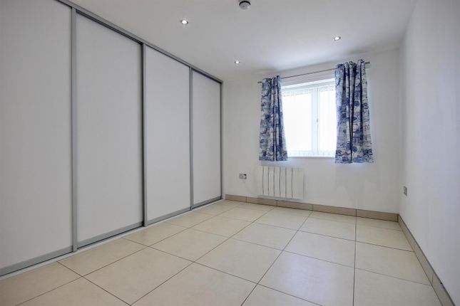 Apt 8, Broadway House, Hornsea photo 4