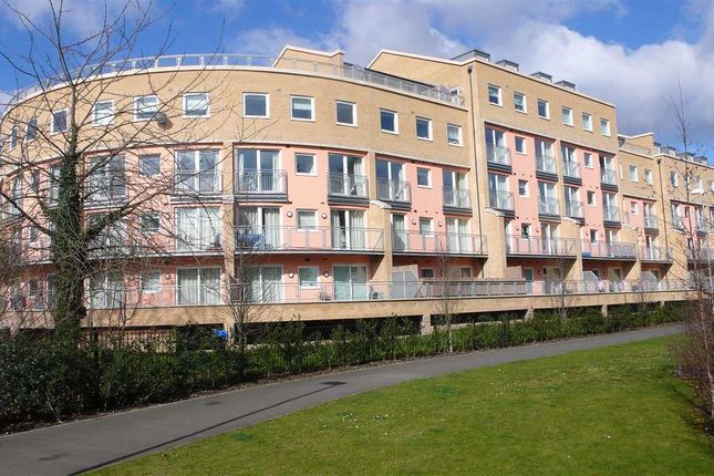 Flat for sale in Wooldridge Close, Feltham