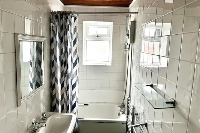 30, Reyner Street, Ashton-Under-Lyne photo 3