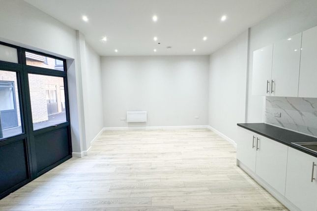 Thumbnail Retail premises to let in Victoria Mews, Croydon, Surrey
