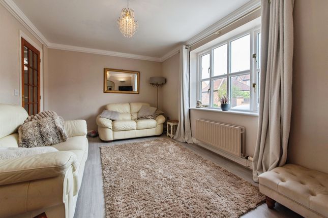 16, Saddlers Close, Sleaford photo 2