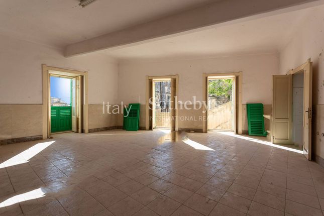 Block of flats for sale in Piazza San Giovanni, Modica, Sicilia