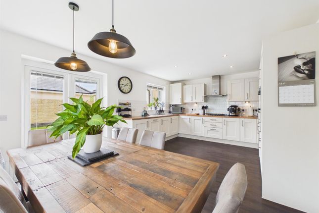 15, Sandown Crescent, Corsham photo 3