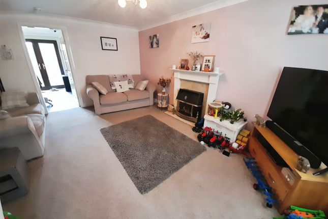 11, Church View, Lea photo 3