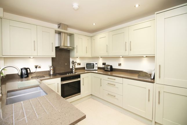 21, Ullswater Avenue, Fleetwood photo 3