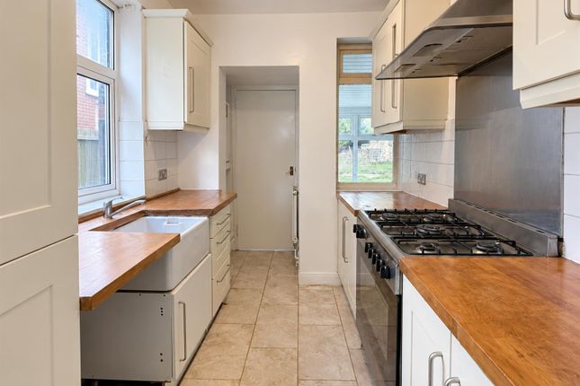 31, Clevedon Road, Luton photo 3