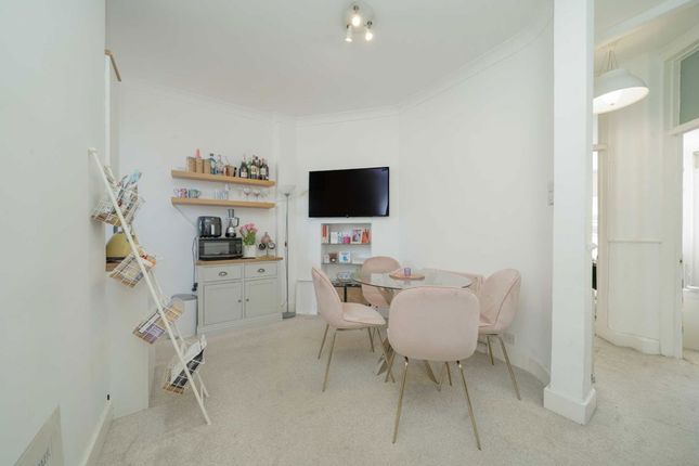 Flat 6O, Grove End House, Grove End Road, London photo 3