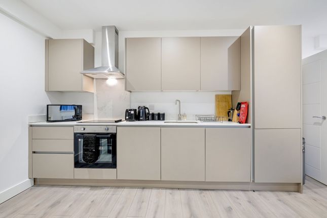Apt 8, Aspen Court, Camberley photo 3